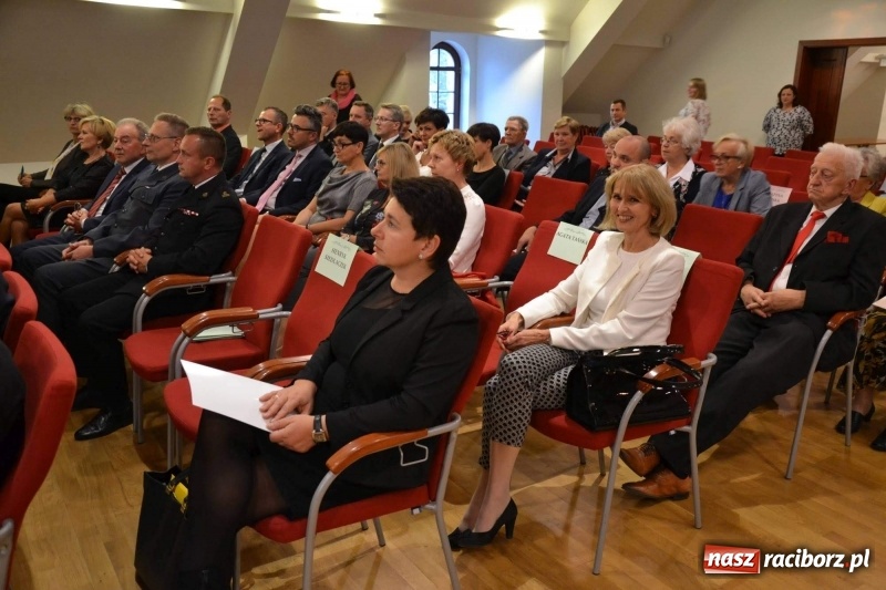 Zdjęcie w galerii na portalu naszraciborz.pl: Powiatowe obchody Dnia Edukacji Narodowej  wiadomości z regionu