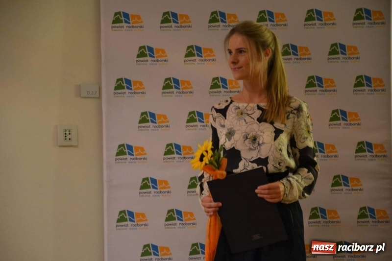 Zdjęcie w galerii na portalu naszraciborz.pl: Powiatowe obchody Dnia Edukacji Narodowej  wiadomości z regionu
