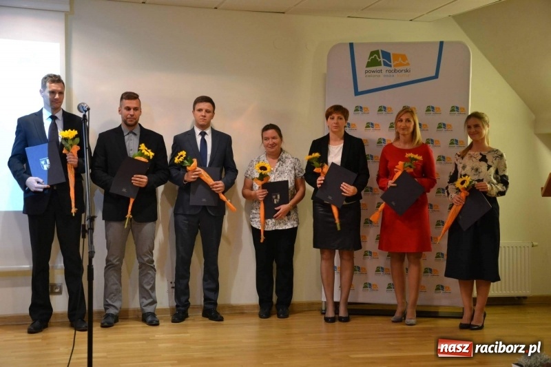 Zdjęcie w galerii na portalu naszraciborz.pl: Powiatowe obchody Dnia Edukacji Narodowej  wiadomości z regionu