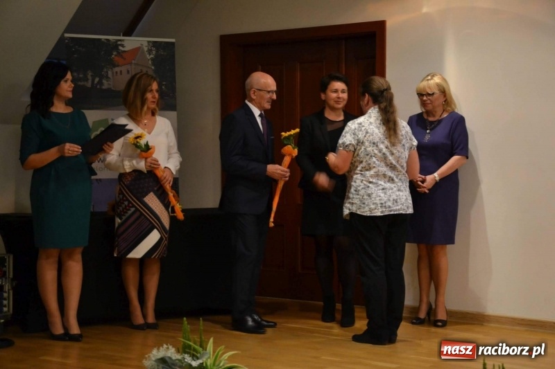 Zdjęcie w galerii na portalu naszraciborz.pl: Powiatowe obchody Dnia Edukacji Narodowej  wiadomości z regionu