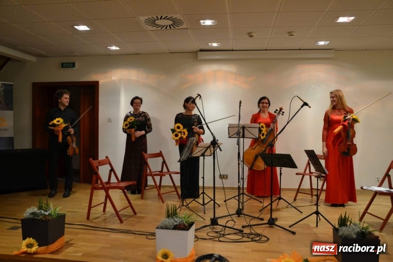 Zdjęcie w galerii na portalu naszraciborz.pl: Powiatowe obchody Dnia Edukacji Narodowej  wiadomości z regionu