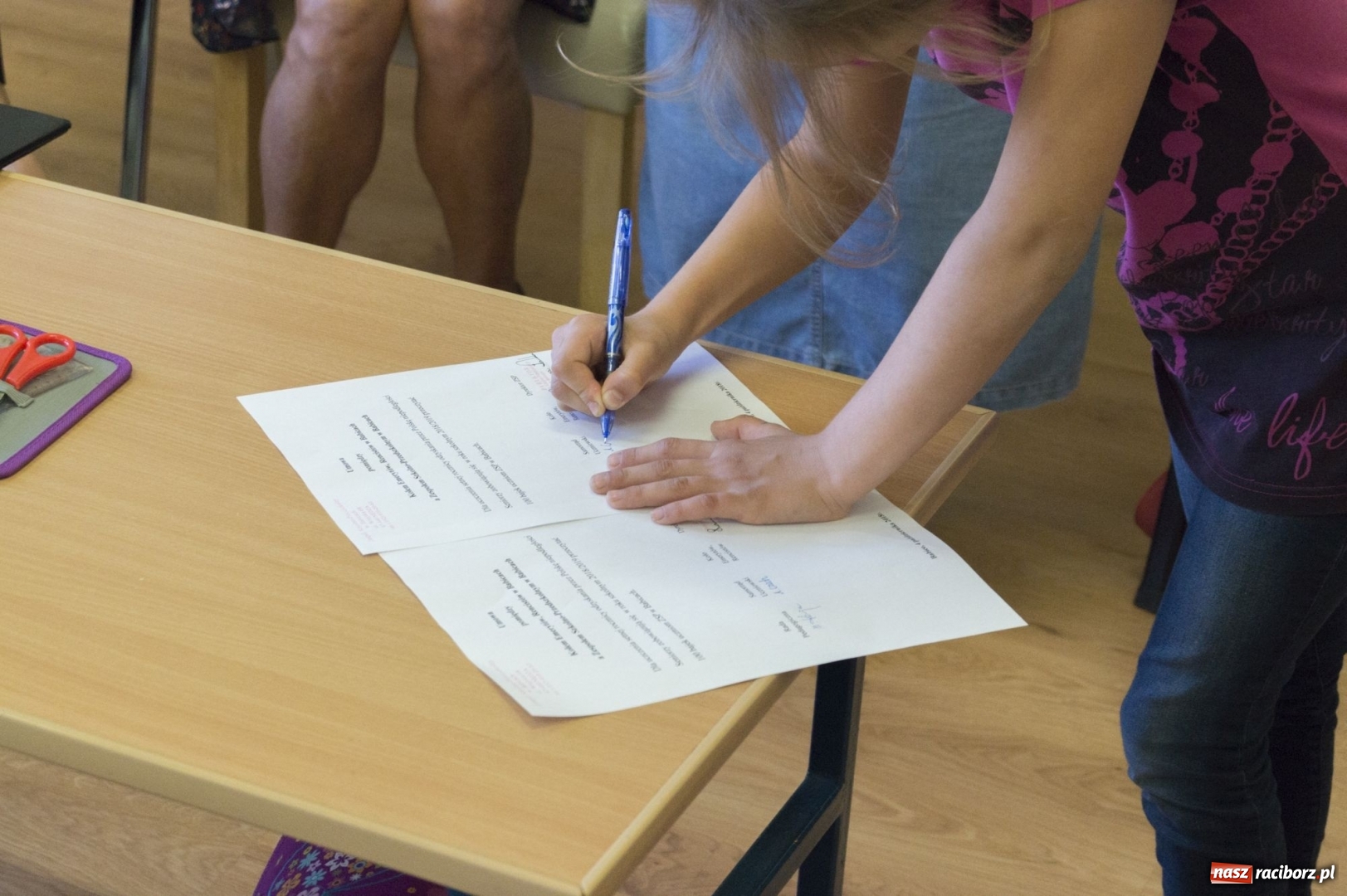 Zdjęcie w galerii na portalu naszraciborz.pl: Dzień Głośnego Czytania w szkole w Babicach wiadomości z regionu