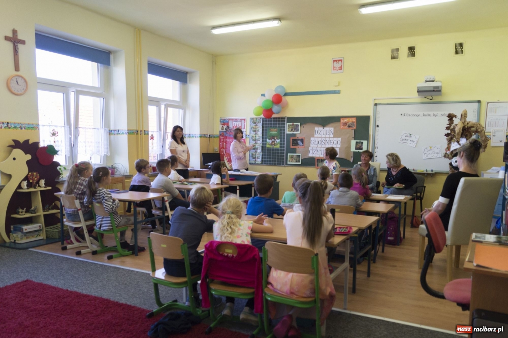 Zdjęcie w galerii na portalu naszraciborz.pl: Dzień Głośnego Czytania w szkole w Babicach wiadomości z regionu