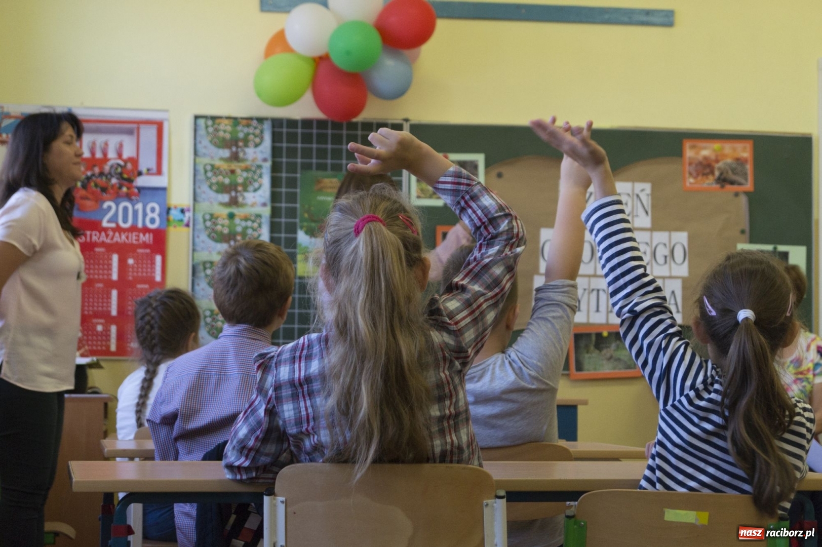 Zdjęcie w galerii na portalu naszraciborz.pl: Dzień Głośnego Czytania w szkole w Babicach wiadomości z regionu