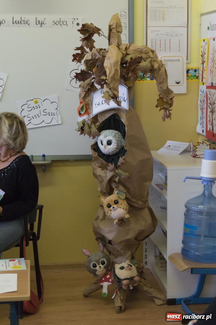 Zdjęcie w galerii na portalu naszraciborz.pl: Dzień Głośnego Czytania w szkole w Babicach wiadomości z regionu