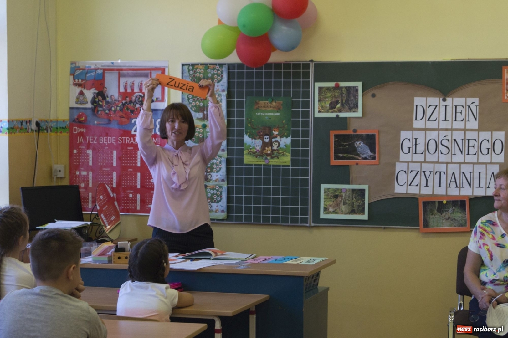 Zdjęcie w galerii na portalu naszraciborz.pl: Dzień Głośnego Czytania w szkole w Babicach wiadomości z regionu