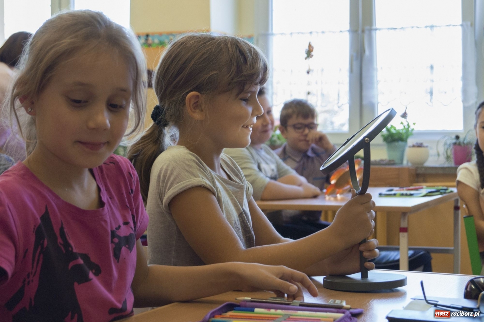 Zdjęcie w galerii na portalu naszraciborz.pl: Dzień Głośnego Czytania w szkole w Babicach wiadomości z regionu