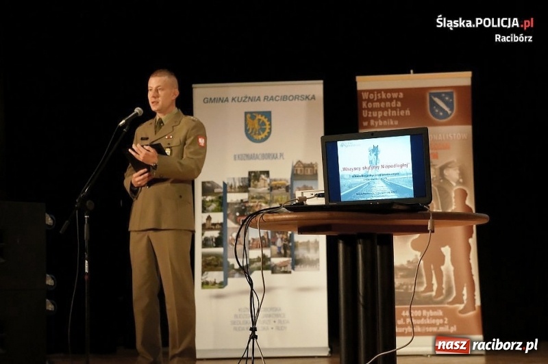 Zdjęcie w galerii na portalu naszraciborz.pl: Raciborscy policjanci na III Konferencji Organizacji Proobronnych i Klas Mundurowych w Kuźni Raciborskiej wiadomości z regionu