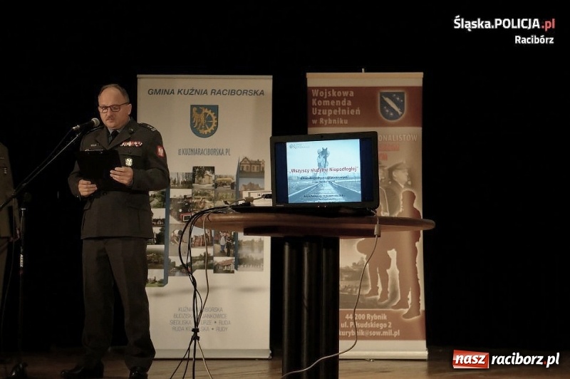 Zdjęcie w galerii na portalu naszraciborz.pl: Raciborscy policjanci na III Konferencji Organizacji Proobronnych i Klas Mundurowych w Kuźni Raciborskiej wiadomości z regionu