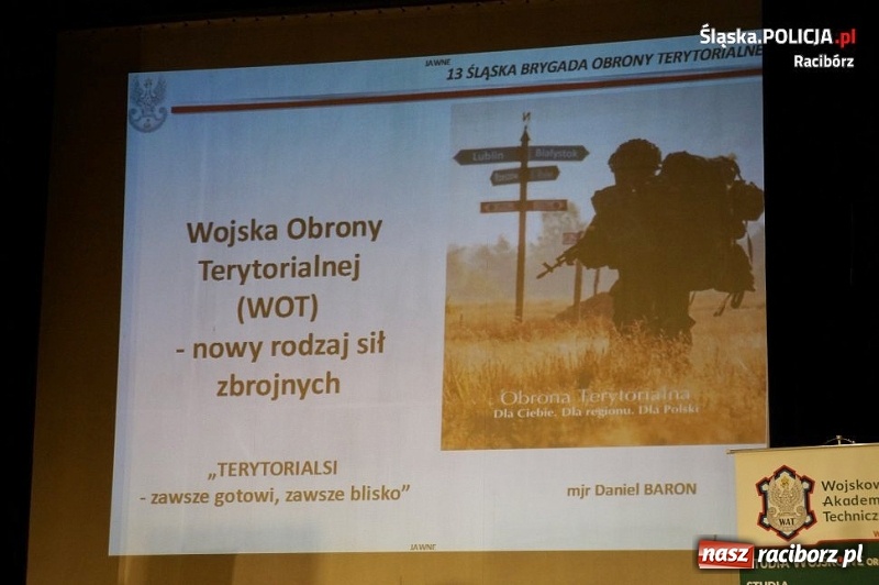 Zdjęcie w galerii na portalu naszraciborz.pl: Raciborscy policjanci na III Konferencji Organizacji Proobronnych i Klas Mundurowych w Kuźni Raciborskiej wiadomości z regionu