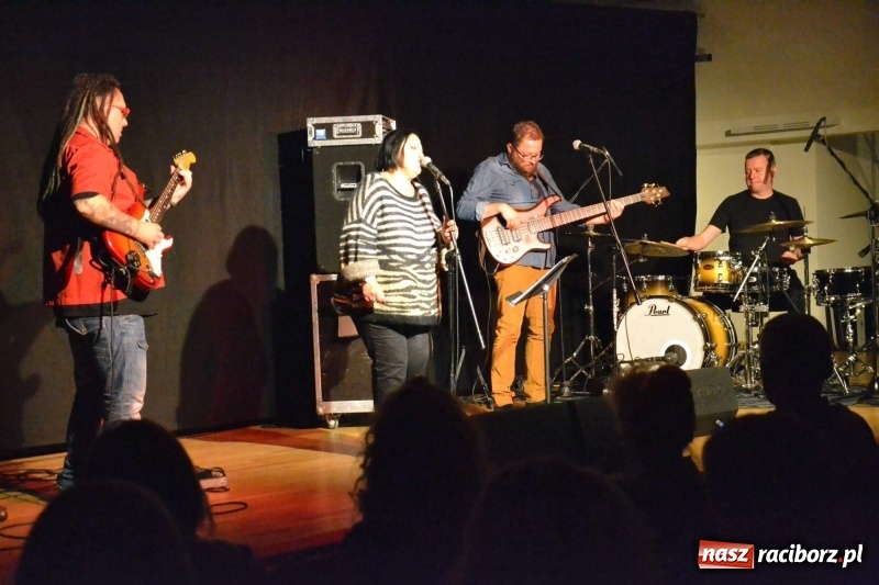 Zdjęcie w galerii na portalu naszraciborz.pl: Grażyna Łobaszewska - 40 lat na scenie - koncert na Zamku Piastowskim wiadomości z regionu