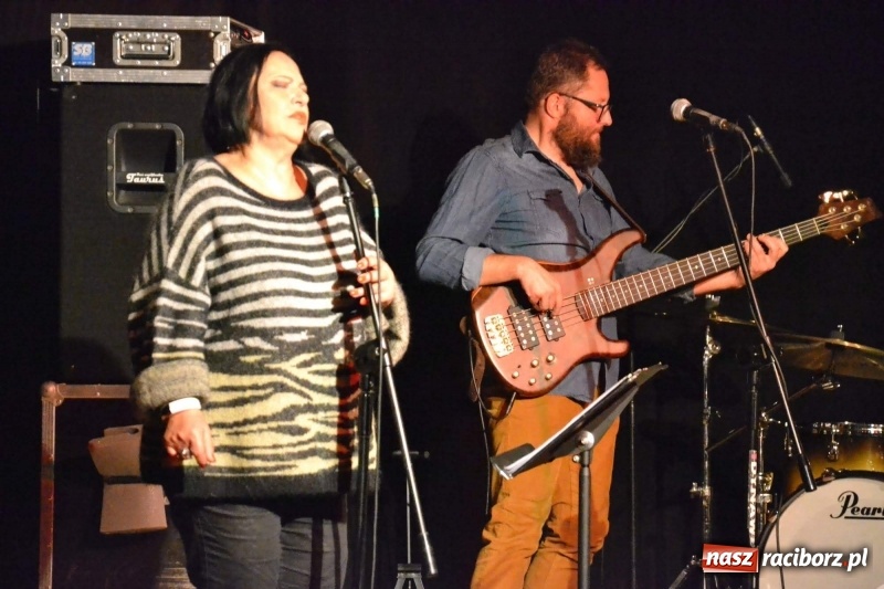 Zdjęcie w galerii na portalu naszraciborz.pl: Grażyna Łobaszewska - 40 lat na scenie - koncert na Zamku Piastowskim wiadomości z regionu