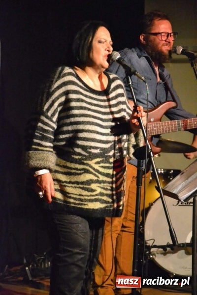 Zdjęcie w galerii na portalu naszraciborz.pl: Grażyna Łobaszewska - 40 lat na scenie - koncert na Zamku Piastowskim wiadomości z regionu