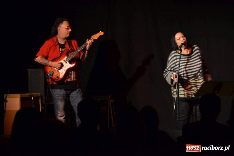 Zdjęcie w galerii na portalu naszraciborz.pl: Grażyna Łobaszewska - 40 lat na scenie - koncert na Zamku Piastowskim wiadomości z regionu
