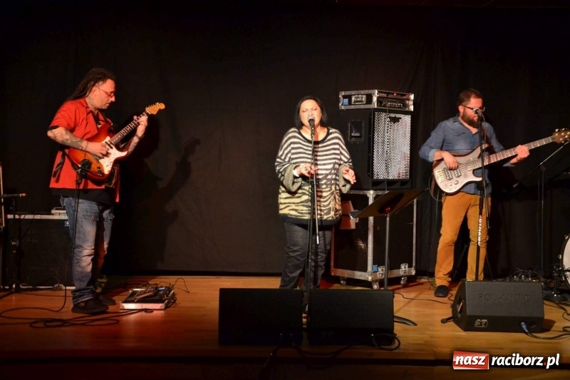 Zdjęcie w galerii na portalu naszraciborz.pl: Grażyna Łobaszewska - 40 lat na scenie - koncert na Zamku Piastowskim wiadomości z regionu