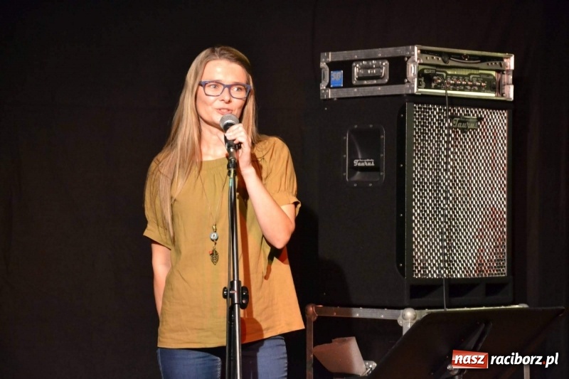 Zdjęcie w galerii na portalu naszraciborz.pl: Grażyna Łobaszewska - 40 lat na scenie - koncert na Zamku Piastowskim wiadomości z regionu