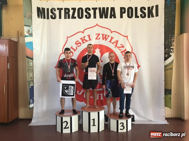 Zdjęcie w galerii na portalu naszraciborz.pl: Łamatorzy przywieźli medale z Mistrzostw Polski  wiadomości z regionu