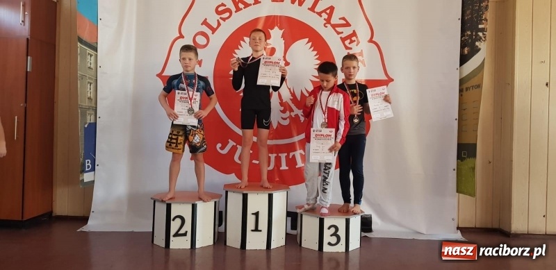 Zdjęcie w galerii na portalu naszraciborz.pl: Łamatorzy przywieźli medale z Mistrzostw Polski  wiadomości z regionu