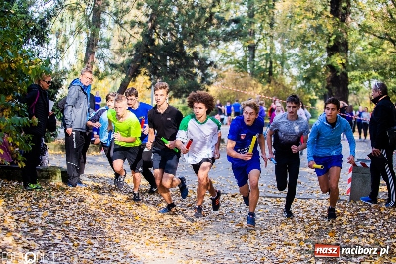 Zdjęcie w galerii na portalu naszraciborz.pl: Uczniowie SP 15 i SP 18 najlepsi w finale miejskim biegów przełajowych wiadomości z regionu