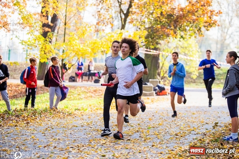 Zdjęcie w galerii na portalu naszraciborz.pl: Uczniowie SP 15 i SP 18 najlepsi w finale miejskim biegów przełajowych wiadomości z regionu
