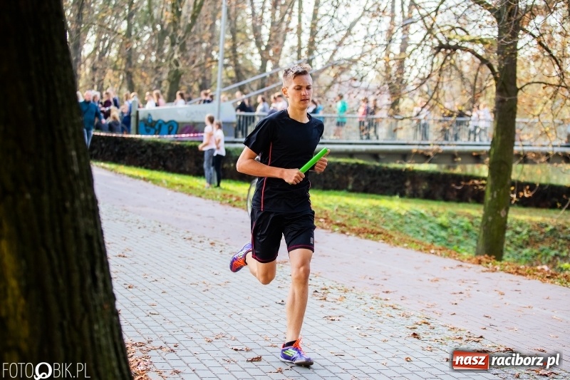 Zdjęcie w galerii na portalu naszraciborz.pl: Uczniowie SP 15 i SP 18 najlepsi w finale miejskim biegów przełajowych wiadomości z regionu