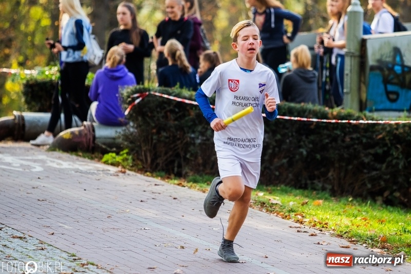 Zdjęcie w galerii na portalu naszraciborz.pl: Uczniowie SP 15 i SP 18 najlepsi w finale miejskim biegów przełajowych wiadomości z regionu
