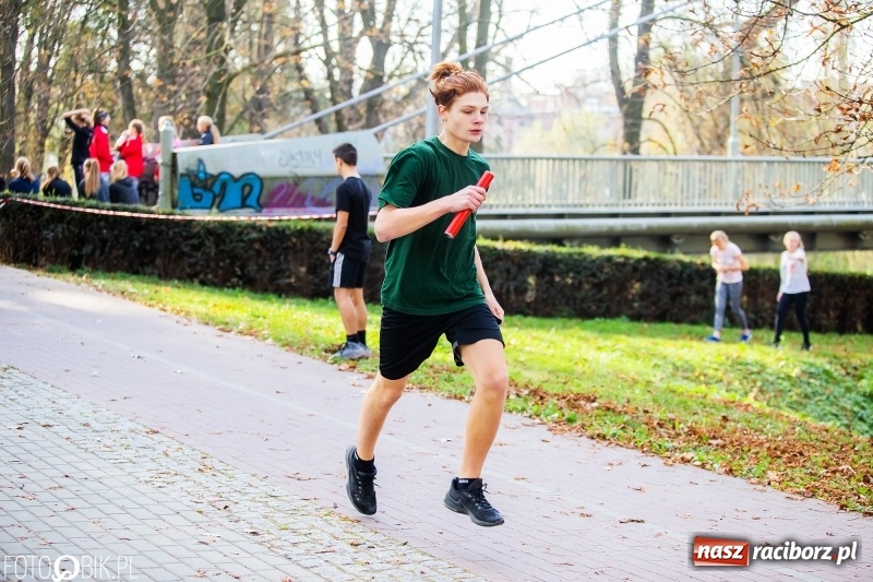Zdjęcie w galerii na portalu naszraciborz.pl: Uczniowie SP 15 i SP 18 najlepsi w finale miejskim biegów przełajowych wiadomości z regionu