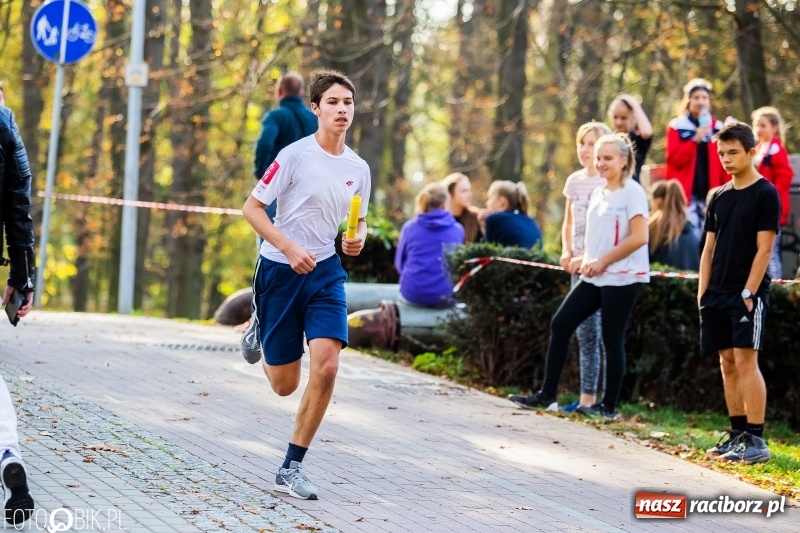 Zdjęcie w galerii na portalu naszraciborz.pl: Uczniowie SP 15 i SP 18 najlepsi w finale miejskim biegów przełajowych wiadomości z regionu