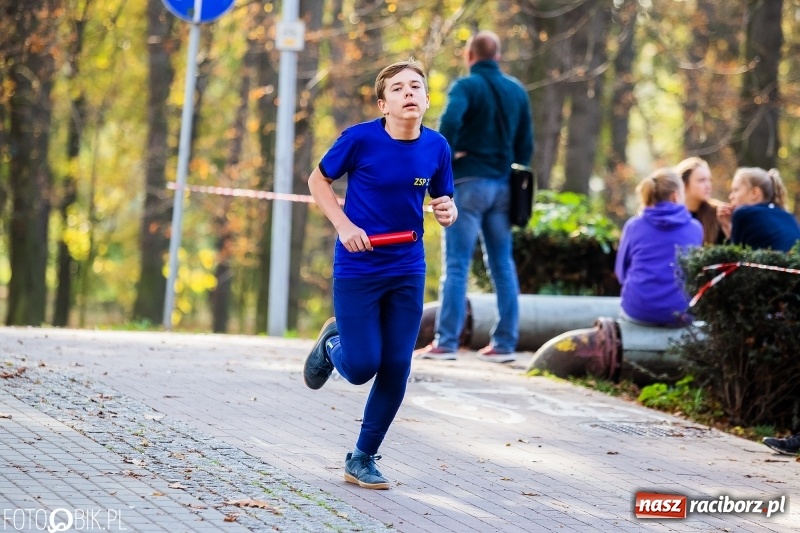 Zdjęcie w galerii na portalu naszraciborz.pl: Uczniowie SP 15 i SP 18 najlepsi w finale miejskim biegów przełajowych wiadomości z regionu