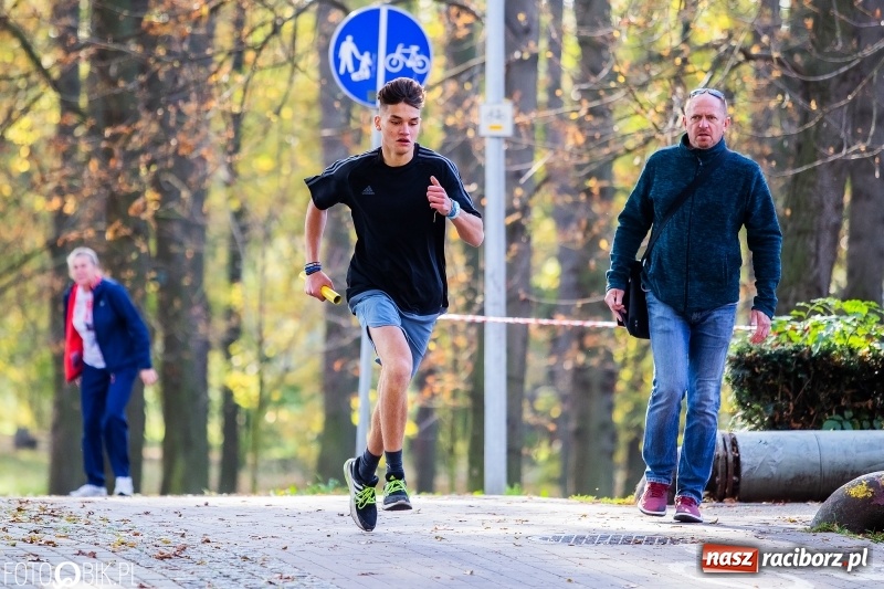 Zdjęcie w galerii na portalu naszraciborz.pl: Uczniowie SP 15 i SP 18 najlepsi w finale miejskim biegów przełajowych wiadomości z regionu