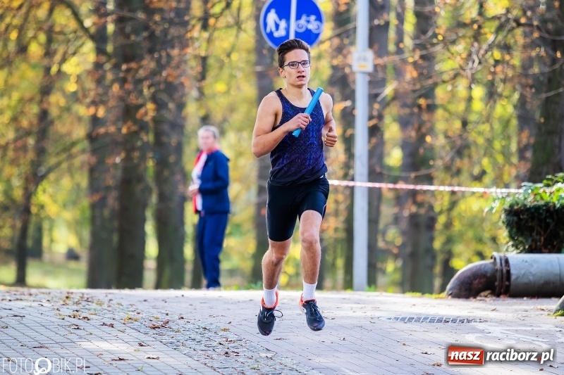 Zdjęcie w galerii na portalu naszraciborz.pl: Uczniowie SP 15 i SP 18 najlepsi w finale miejskim biegów przełajowych wiadomości z regionu