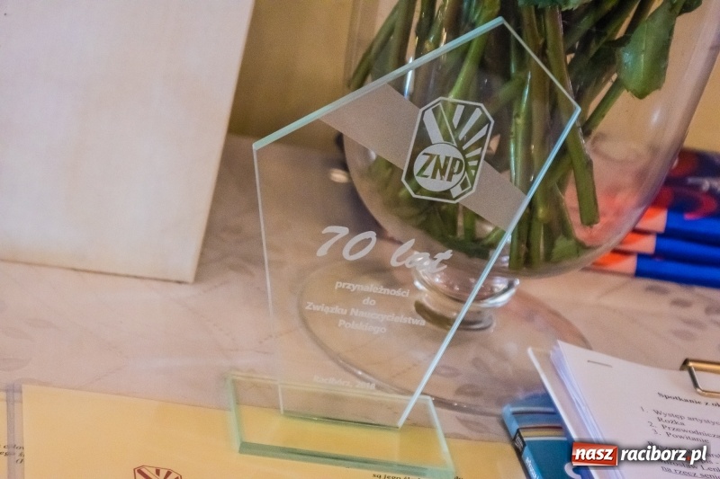 Zdjęcie w galerii na portalu naszraciborz.pl: Członkowie ZNP świętowali Dzień Edukacji Narodowej wiadomości z regionu