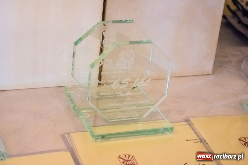 Zdjęcie w galerii na portalu naszraciborz.pl: Członkowie ZNP świętowali Dzień Edukacji Narodowej wiadomości z regionu