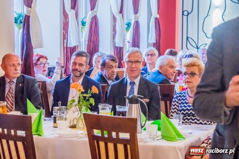 Zdjęcie w galerii na portalu naszraciborz.pl: Członkowie ZNP świętowali Dzień Edukacji Narodowej wiadomości z regionu