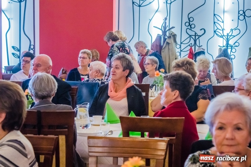 Zdjęcie w galerii na portalu naszraciborz.pl: Członkowie ZNP świętowali Dzień Edukacji Narodowej wiadomości z regionu