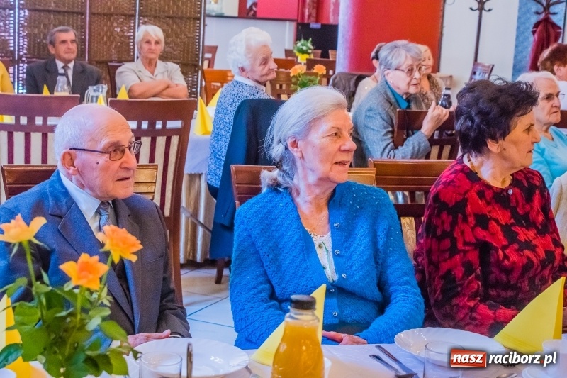Zdjęcie w galerii na portalu naszraciborz.pl: Członkowie ZNP świętowali Dzień Edukacji Narodowej wiadomości z regionu
