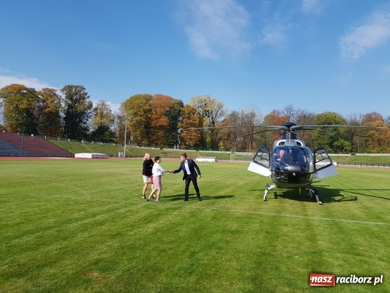 Zdjęcie w galerii na portalu naszraciborz.pl: Inwestor przyleciał do Raciborza helikopterem. Chce budować kino przy Szewskiej wiadomości z regionu