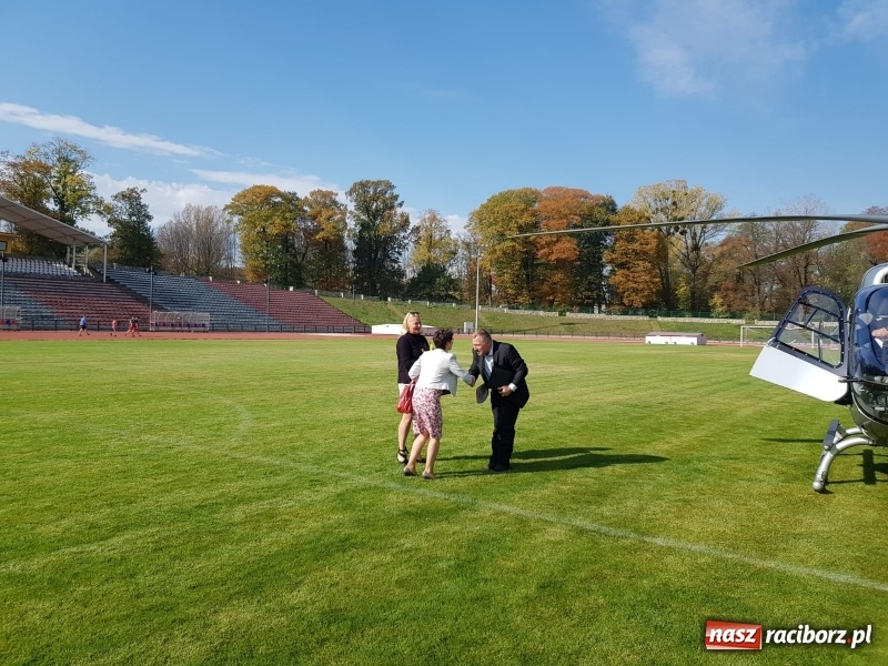 Zdjęcie w galerii na portalu naszraciborz.pl: Inwestor przyleciał do Raciborza helikopterem. Chce budować kino przy Szewskiej wiadomości z regionu