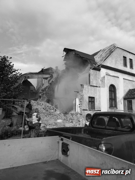 Zdjęcie w galerii na portalu naszraciborz.pl: Z Bieńkowic znika stara karczma. Powstanie tu centrum sportowo-rekreacyjne wiadomości z regionu