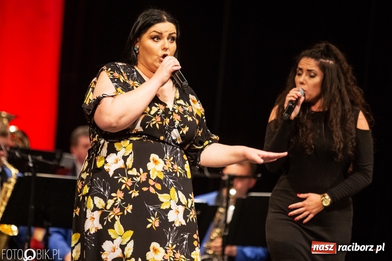 Zdjęcie w galerii na portalu naszraciborz.pl: Energetyczny koncert raciborskiej orkiestry dętej Plania i zespołu The Chance wiadomości z regionu