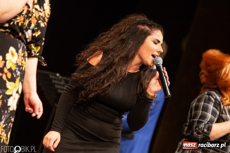 Zdjęcie w galerii na portalu naszraciborz.pl: Energetyczny koncert raciborskiej orkiestry dętej Plania i zespołu The Chance wiadomości z regionu