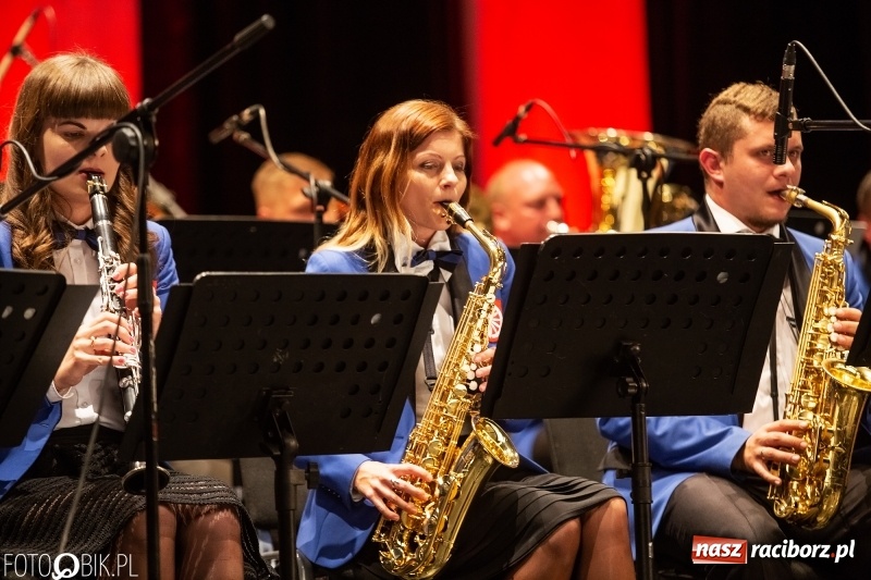 Zdjęcie w galerii na portalu naszraciborz.pl: Energetyczny koncert raciborskiej orkiestry dętej Plania i zespołu The Chance wiadomości z regionu