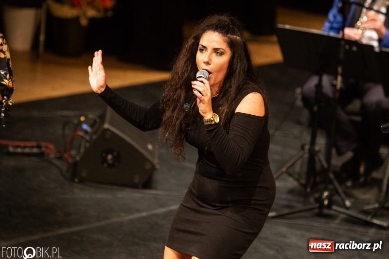 Zdjęcie w galerii na portalu naszraciborz.pl: Energetyczny koncert raciborskiej orkiestry dętej Plania i zespołu The Chance wiadomości z regionu