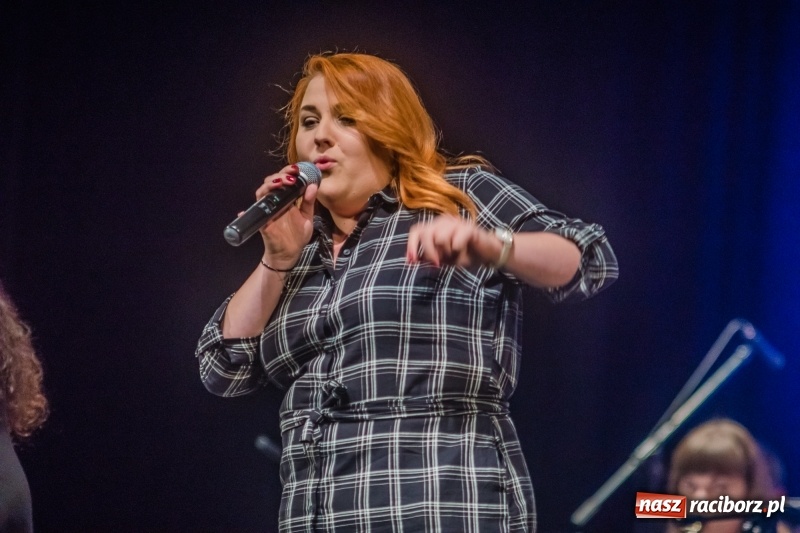 Zdjęcie w galerii na portalu naszraciborz.pl: Energetyczny koncert raciborskiej orkiestry dętej Plania i zespołu The Chance wiadomości z regionu