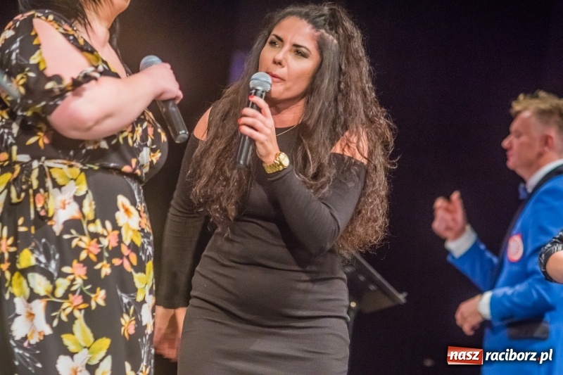 Zdjęcie w galerii na portalu naszraciborz.pl: Energetyczny koncert raciborskiej orkiestry dętej Plania i zespołu The Chance wiadomości z regionu