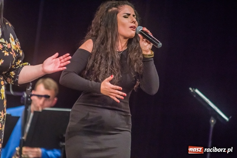 Zdjęcie w galerii na portalu naszraciborz.pl: Energetyczny koncert raciborskiej orkiestry dętej Plania i zespołu The Chance wiadomości z regionu