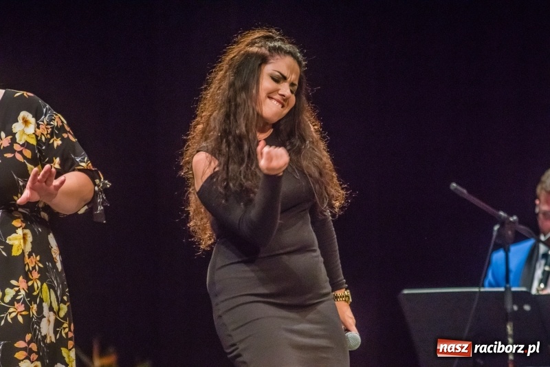 Zdjęcie w galerii na portalu naszraciborz.pl: Energetyczny koncert raciborskiej orkiestry dętej Plania i zespołu The Chance wiadomości z regionu