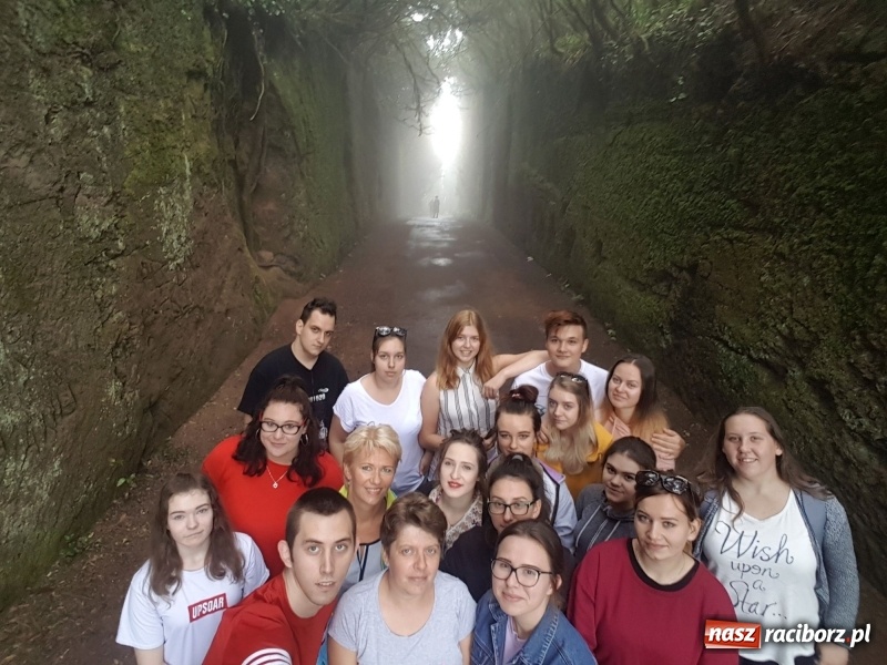 Zdjęcie w galerii na portalu naszraciborz.pl: Uczniowie raciborskiego Gastronomika poznają tajniki kuchni hiszpańskiej wiadomości z regionu