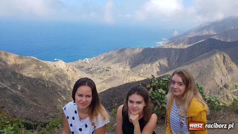 Zdjęcie w galerii na portalu naszraciborz.pl: Uczniowie raciborskiego Gastronomika poznają tajniki kuchni hiszpańskiej wiadomości z regionu