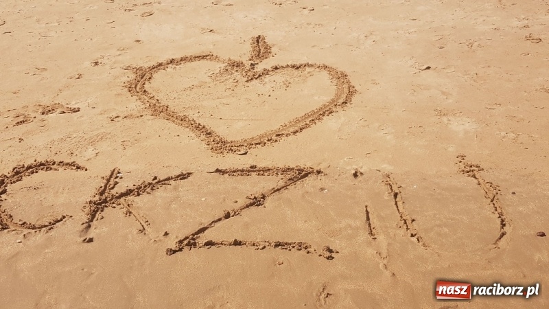 Zdjęcie w galerii na portalu naszraciborz.pl: Uczniowie raciborskiego Gastronomika poznają tajniki kuchni hiszpańskiej wiadomości z regionu